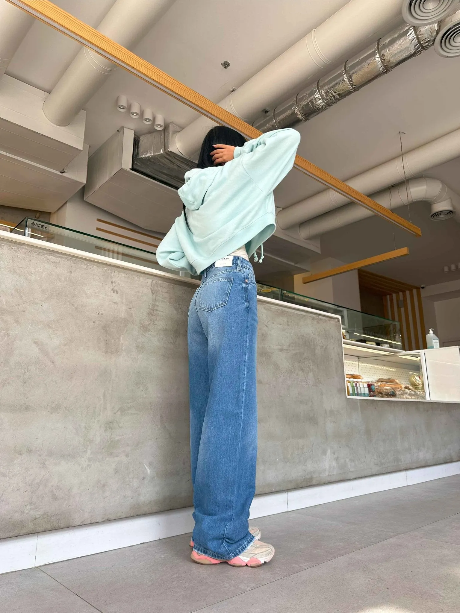Baggy - Medium Blue Jeans.