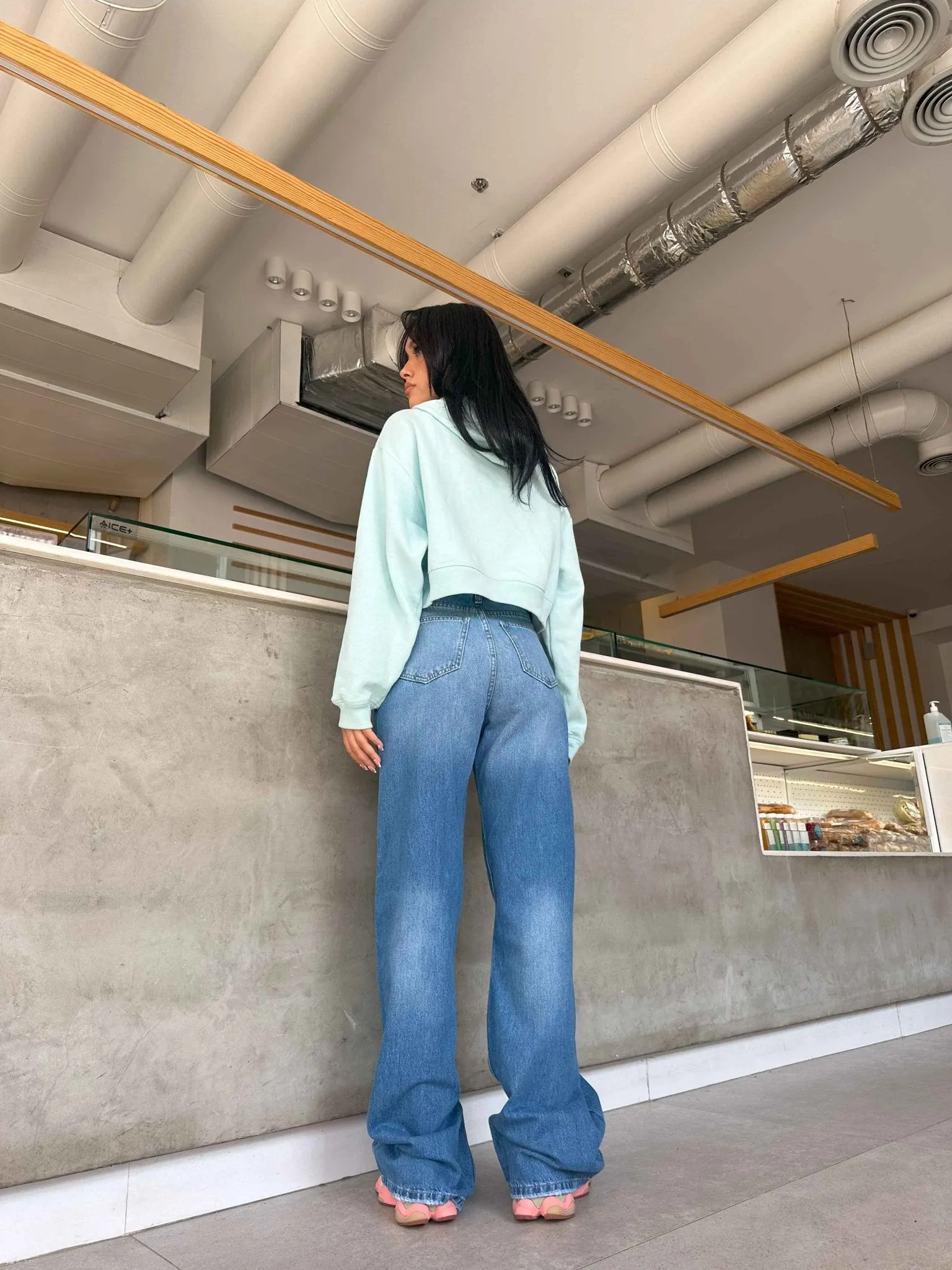 Baggy - Medium Blue Jeans.