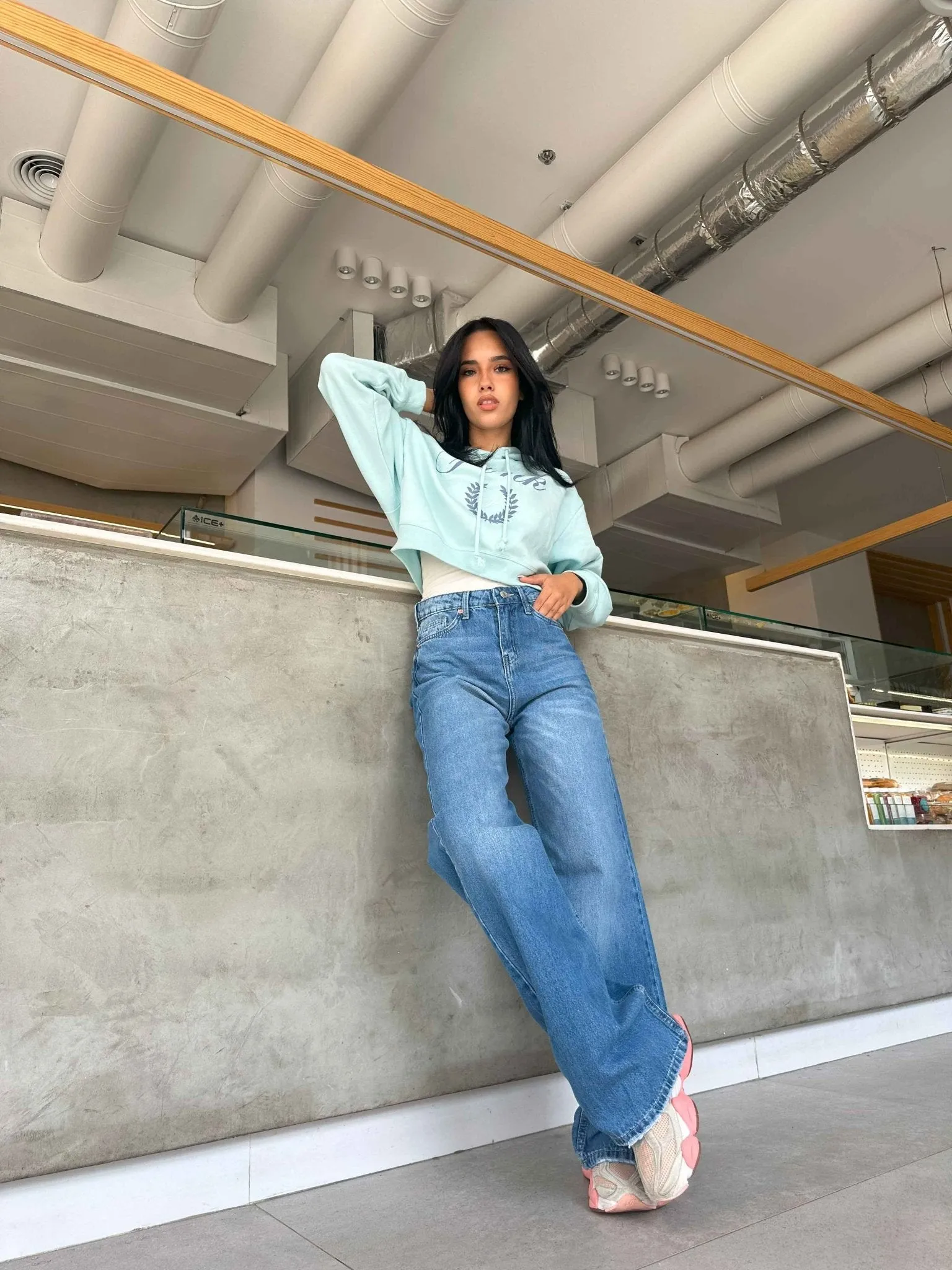 Baggy - Medium Blue Jeans.