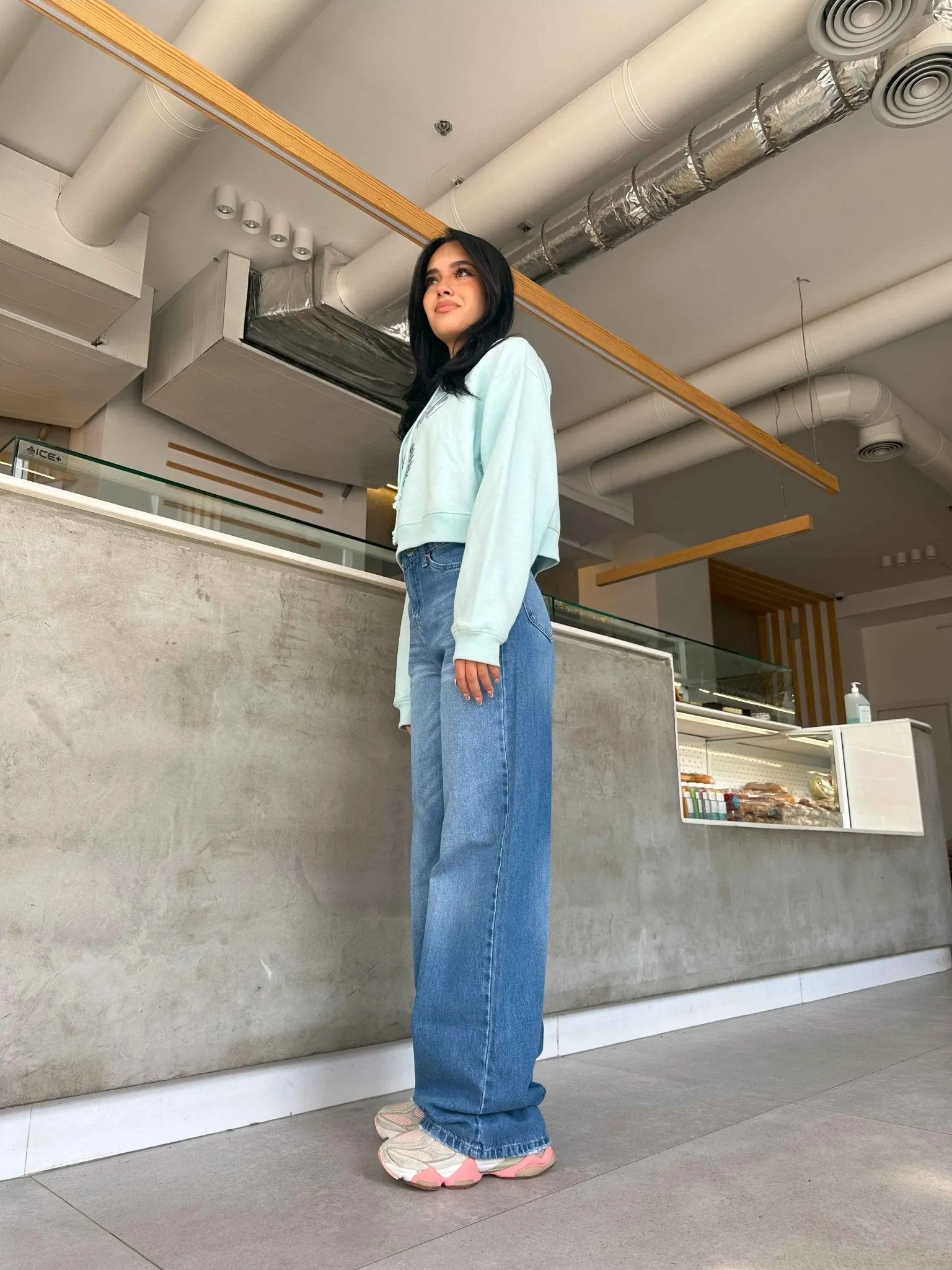 Baggy - Medium Blue Jeans.