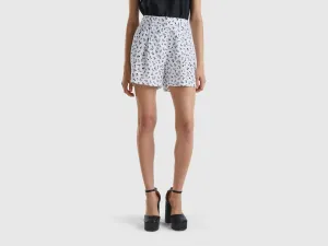 Floral Pattern Centered Front Pleat White Shorts