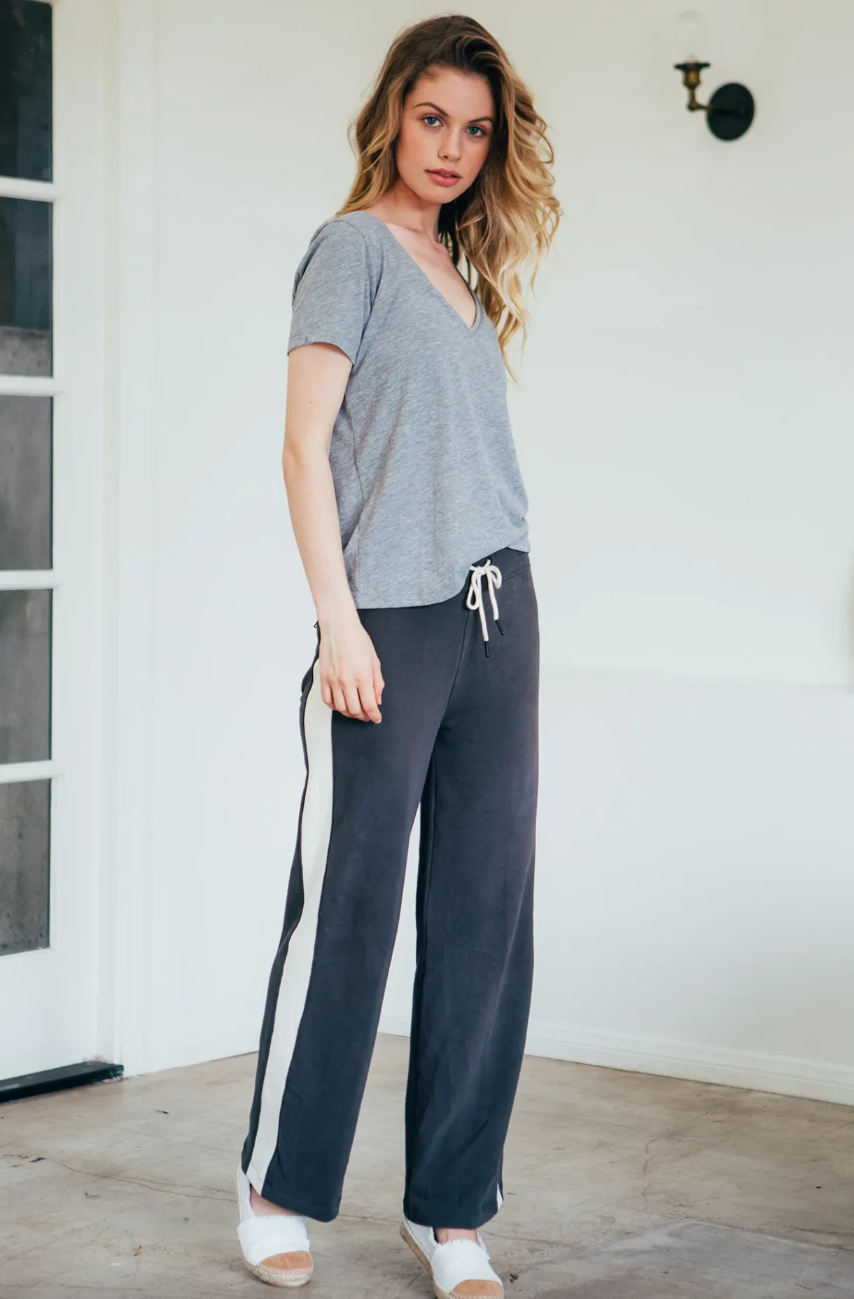 Jason Scott | Oversized V Neck