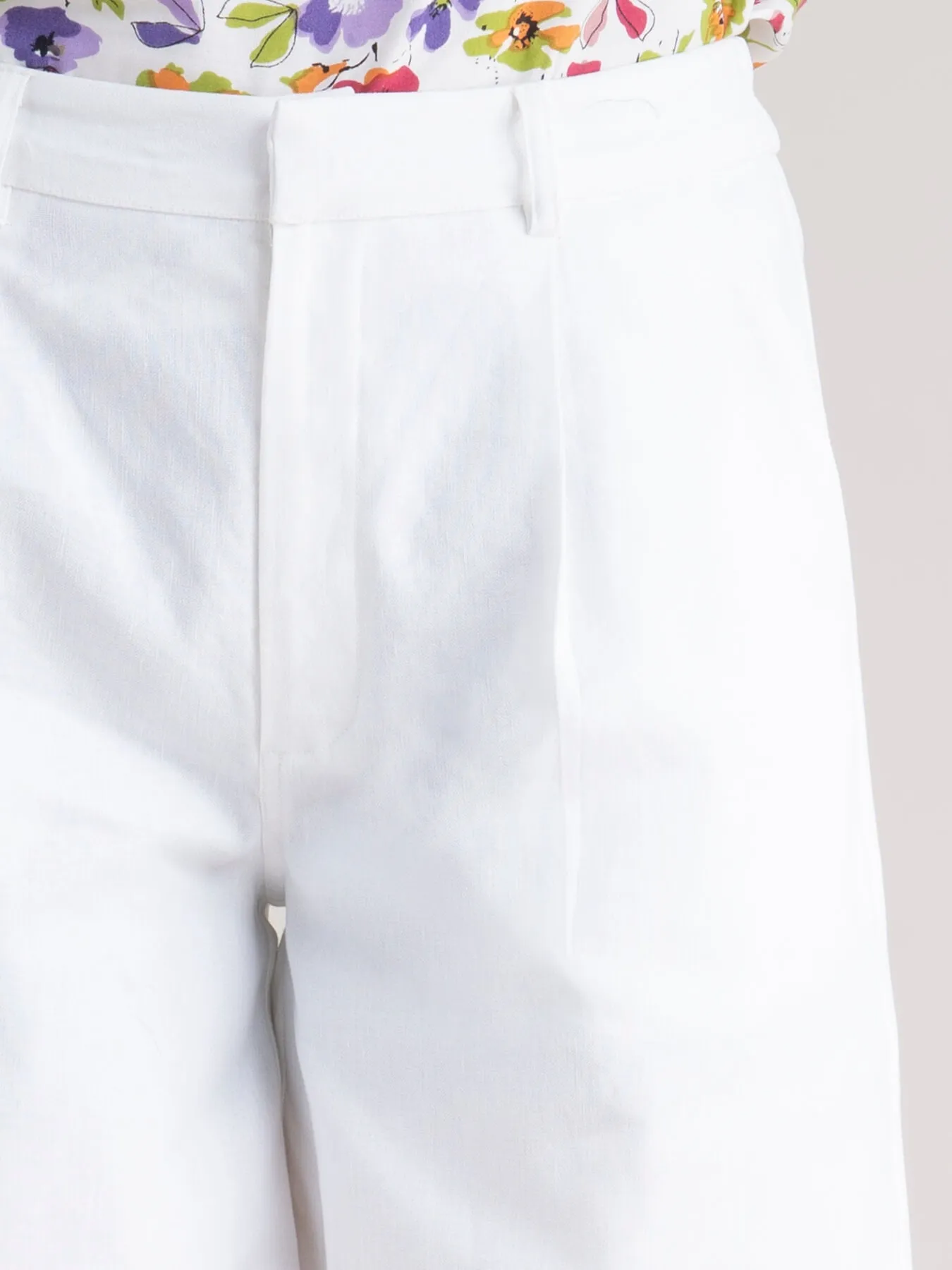 Linen Pleated Shorts- White