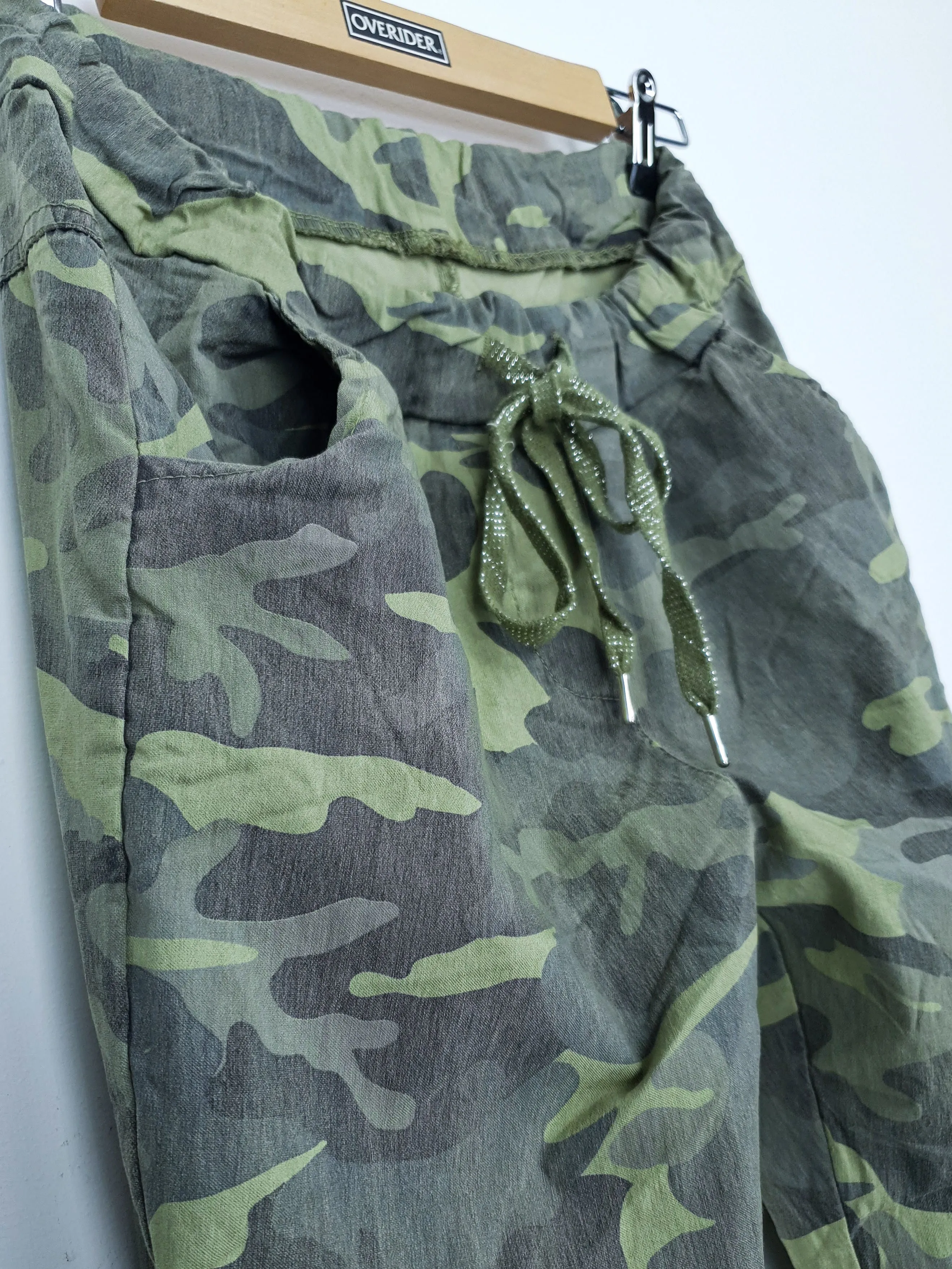 MARTA - Pull-on Joggers - Camouflage