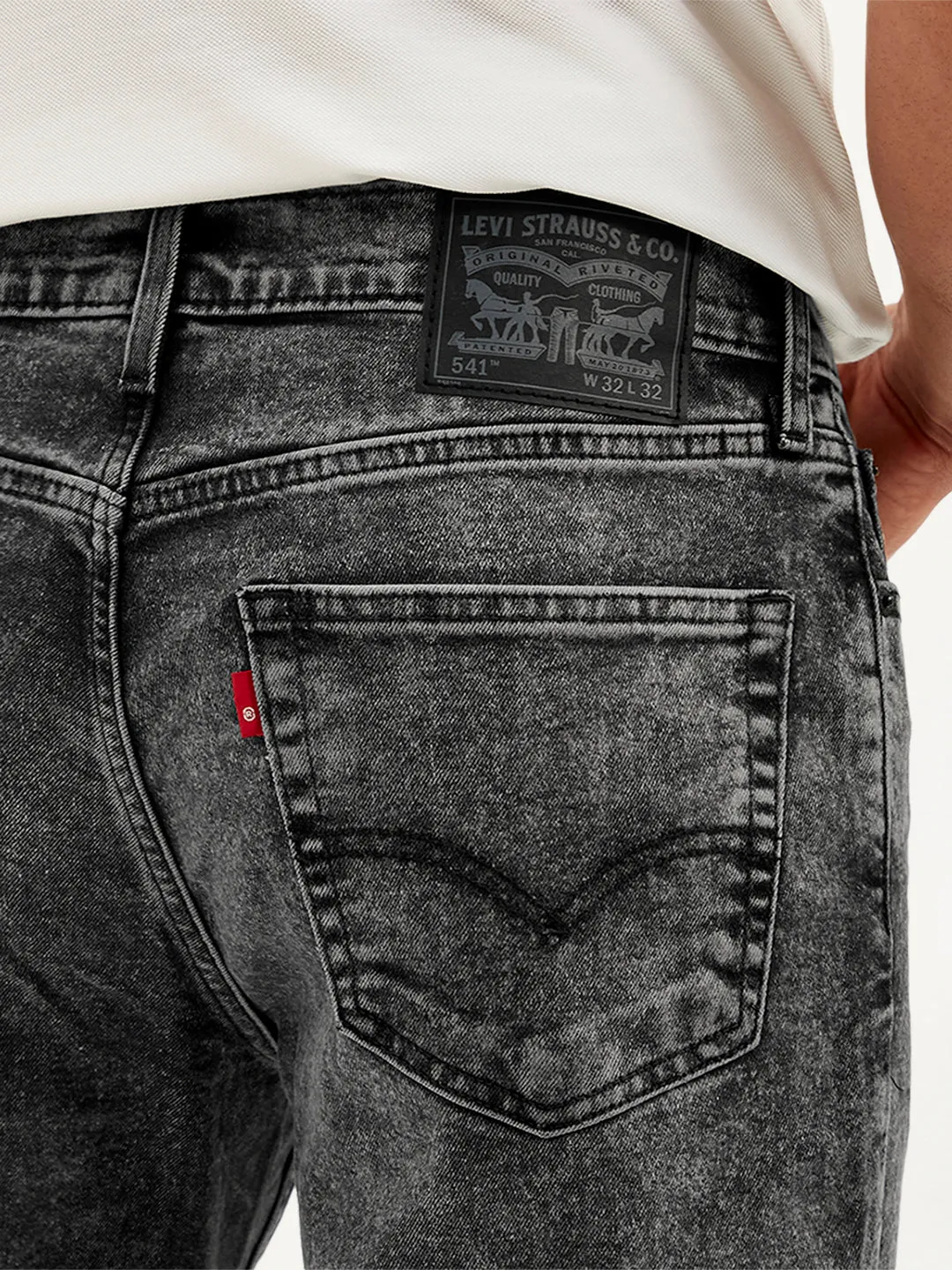 Men's 541 Tapered Charcoal-Grey Jeans
