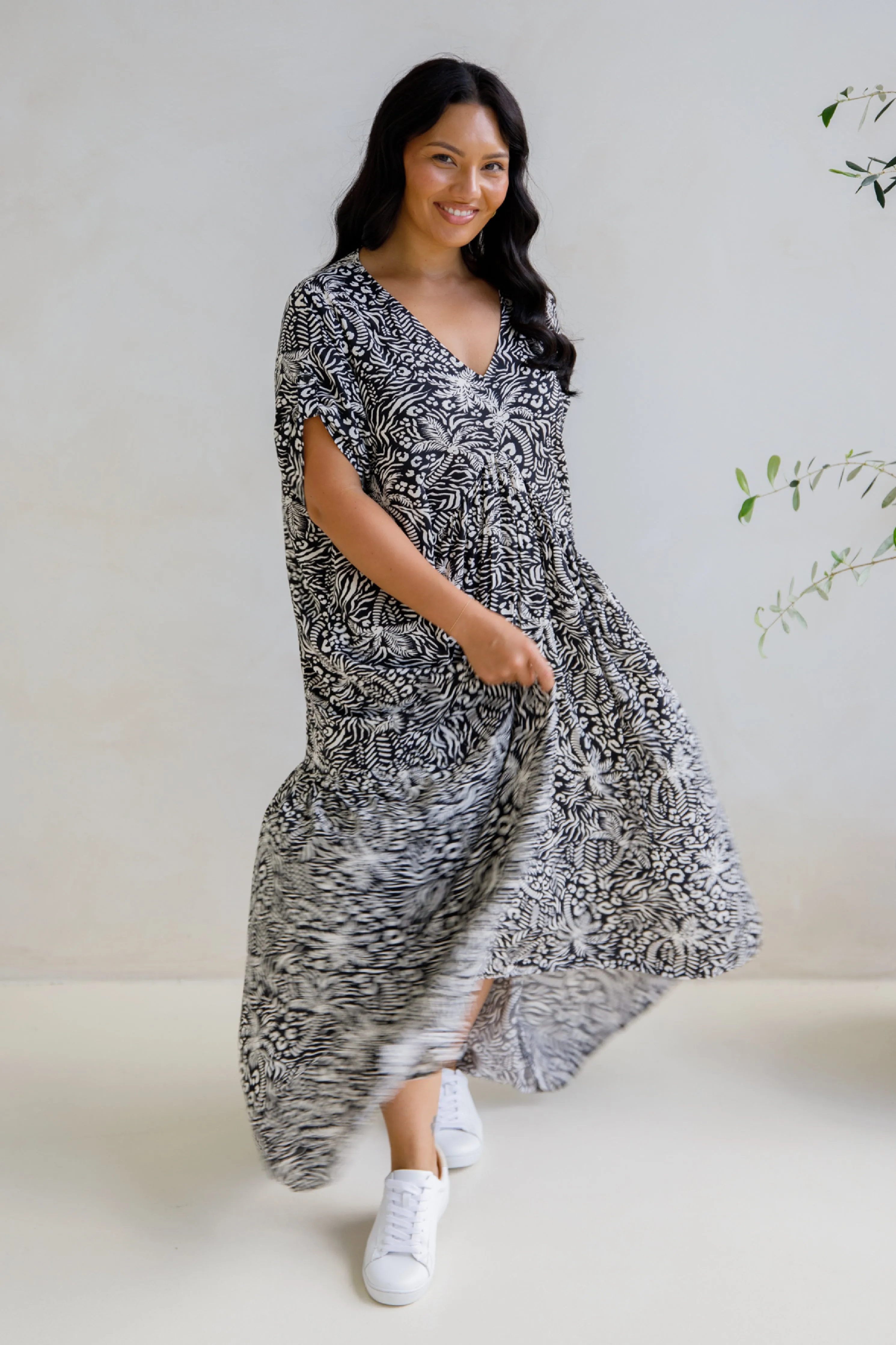 Peak Maxi Dress | Black Palm Cove